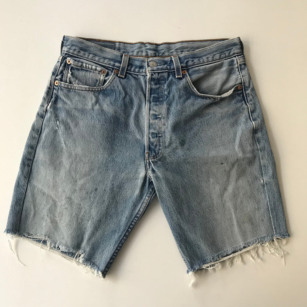 Levis 90s 501 cut off Bermuda short.